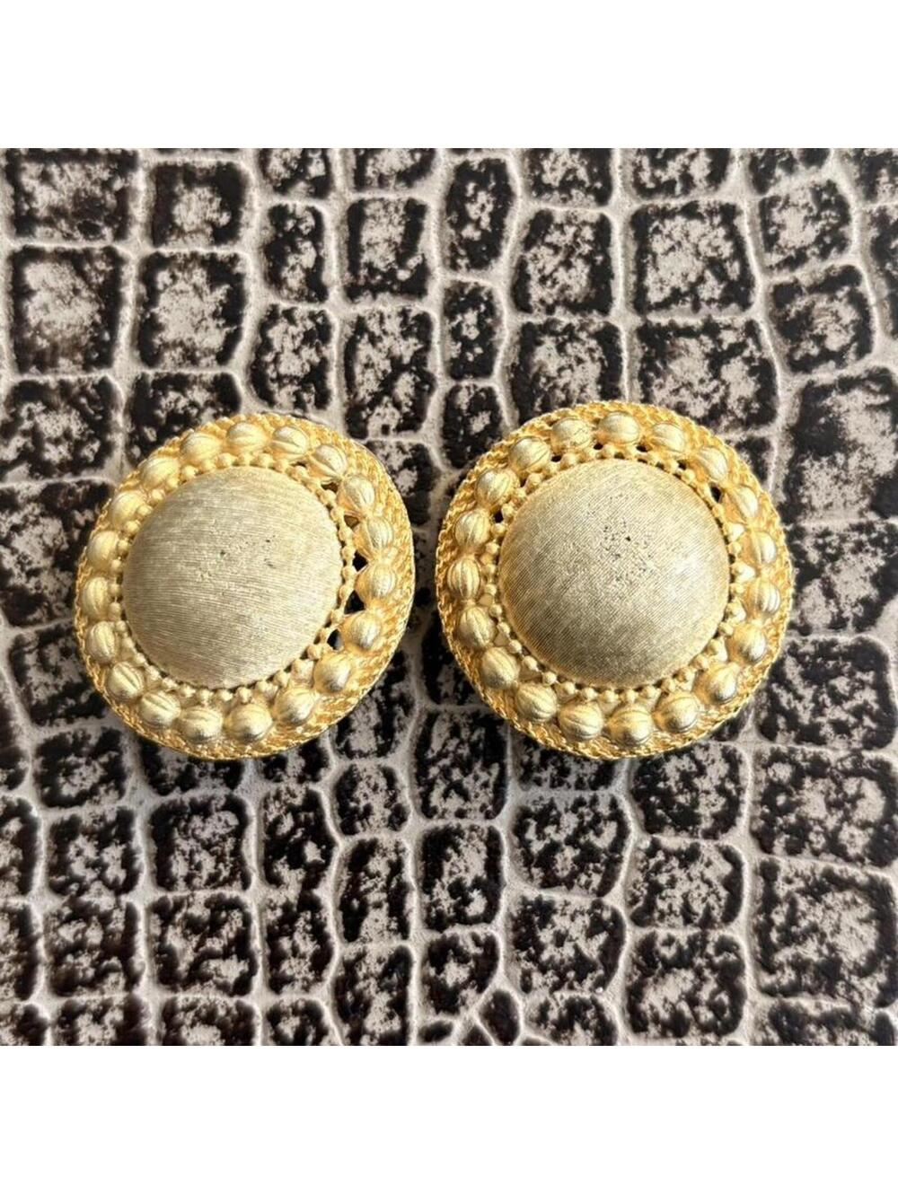 VINTAGE 80s BRUSHED GOLD CLIP ON EARRINGS